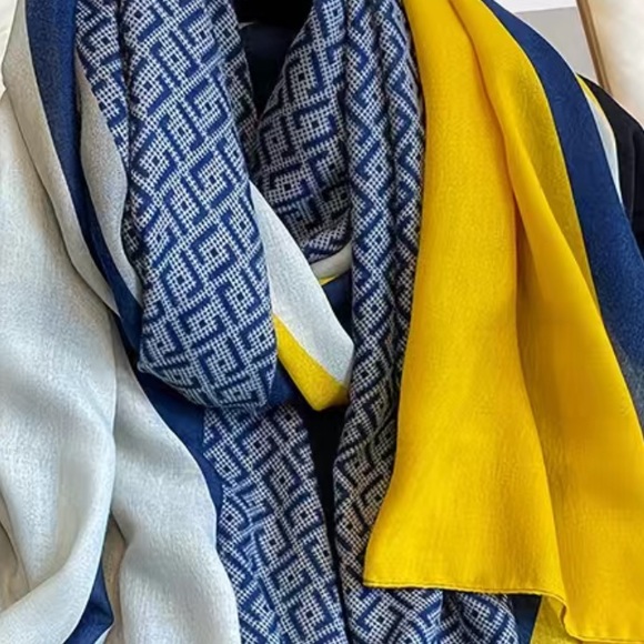 ✨NEW✨LUXE BLUE, WHITE & GOLD LONG SHAWL SCARF - Picture 5 of 6